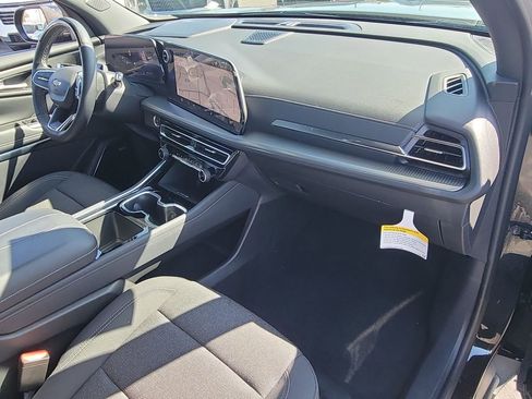 Used 2025 Chevrolet Traverse LT w/ Enhanced Driving Package image 29