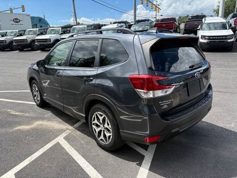 Used 2019 Subaru Forester Premium AWD/4WD image 5
