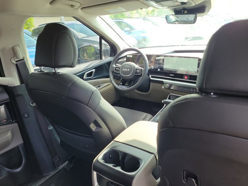 New 2026 Kia Carnival FWD image 13