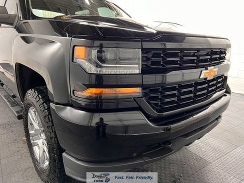 Used 2018 Chevrolet Silverado 1500 Custom w/ Custom Value Package RWD image 9