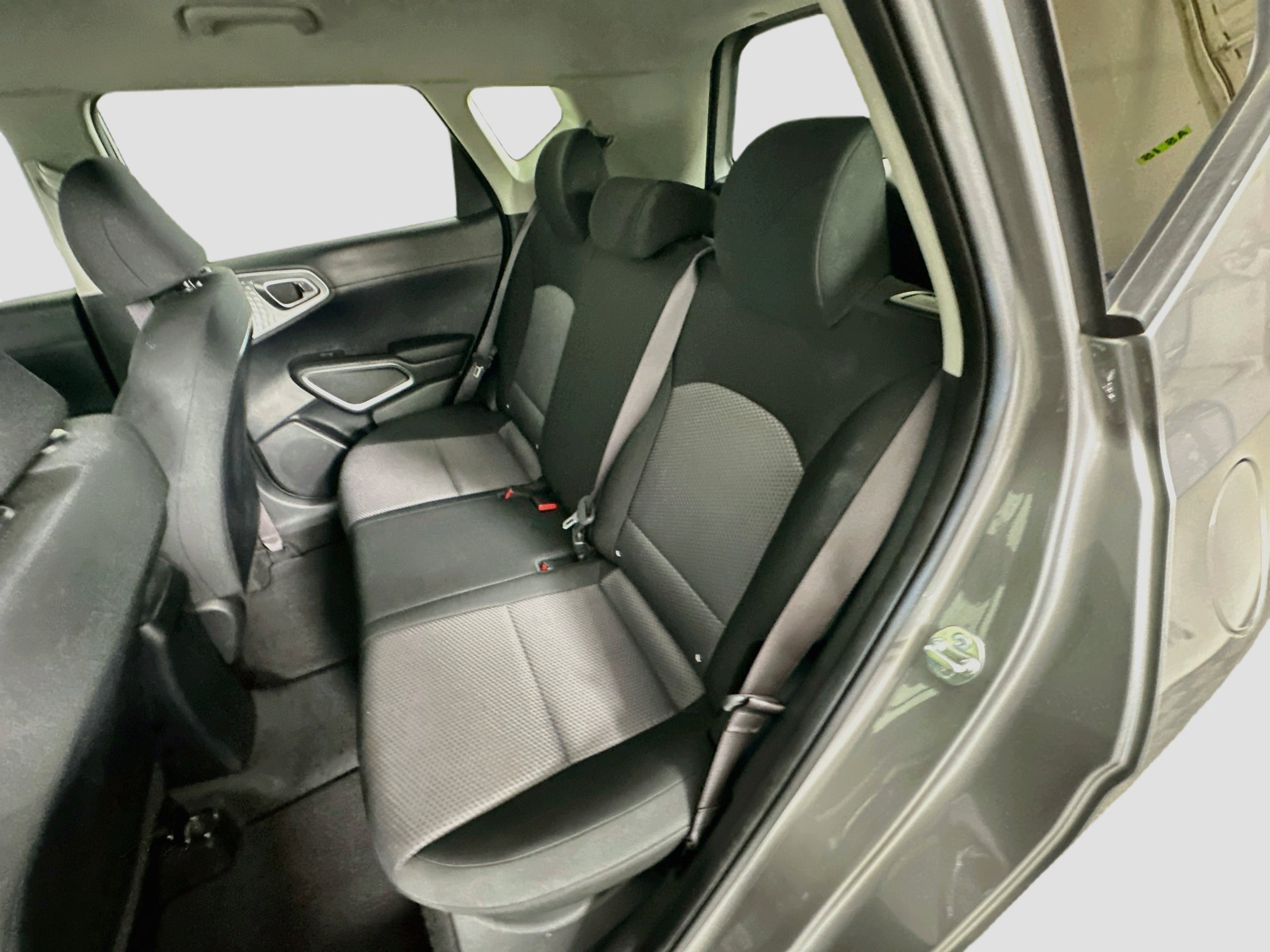 Used 2025 Kia Soul LX w/ LX Technology Package FWD image 26