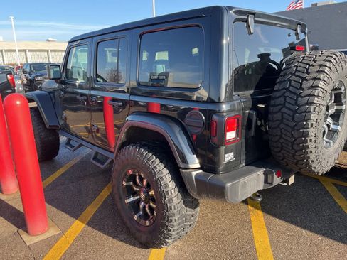 Used 2021 Jeep Wrangler Unlimited Sahara image 6