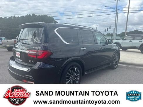 Used 2024 INFINITI QX80 Sensory AWD/4WD image 3
