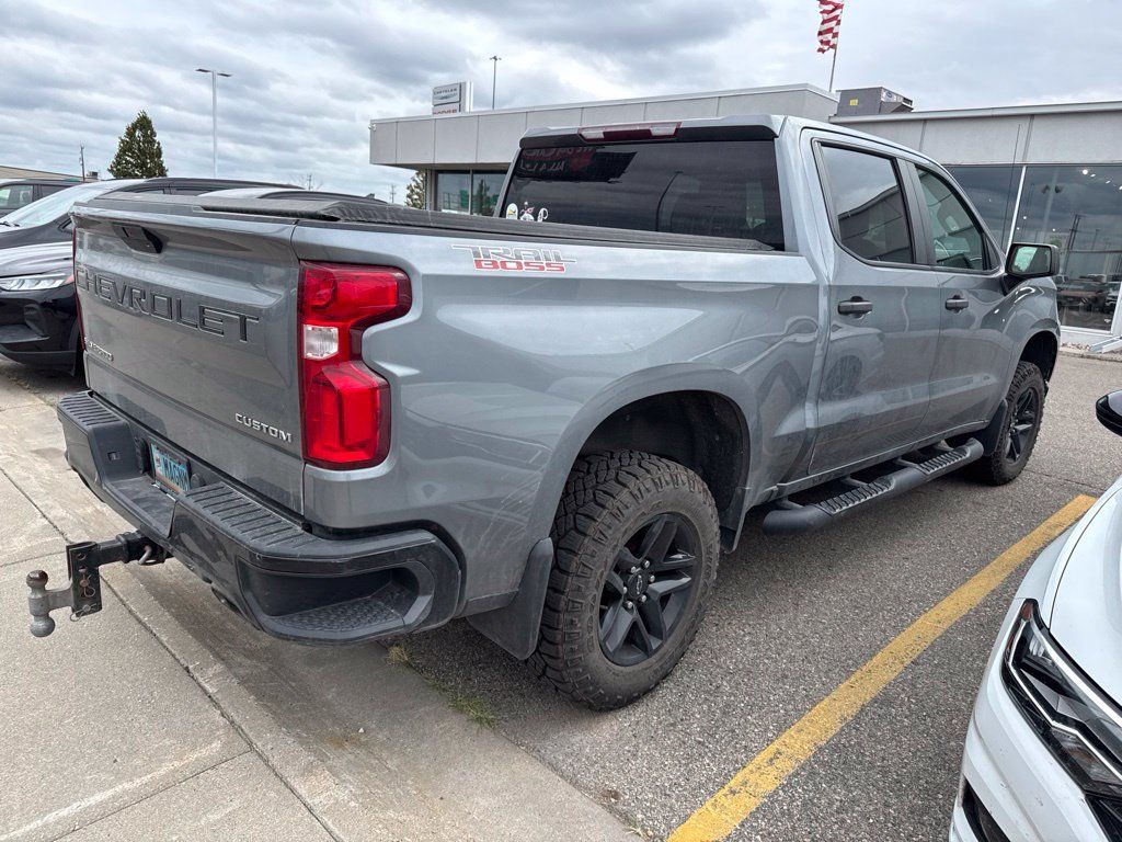 Used 2019 Chevrolet Silverado 1500 Custom Trail Boss w/ Custom Convenience Package AWD/4WD image 4