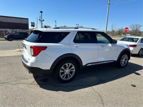 Used 2022 Ford Explorer Limited image 7