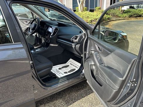 Used 2023 Subaru Forester Premium image 21