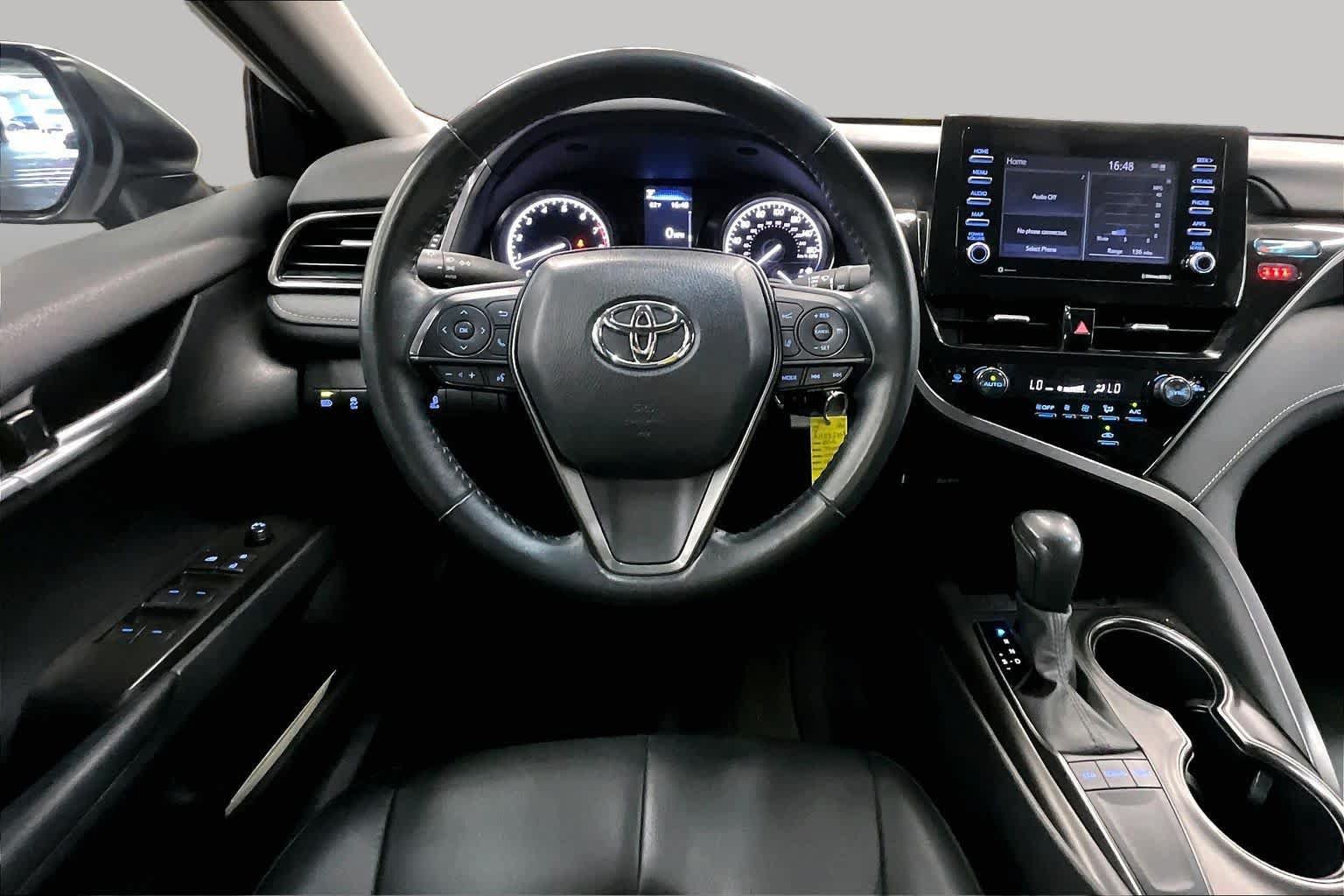 Used 2024 Toyota Camry SE FWD image 5