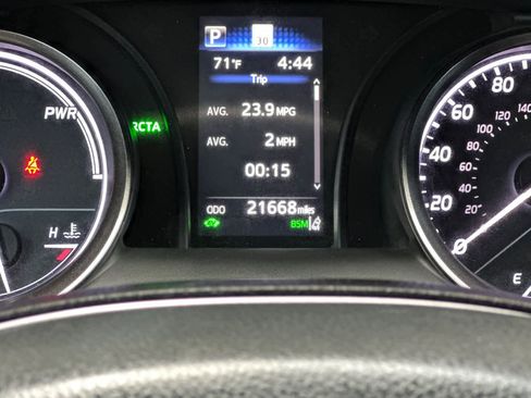 Used 2022 Toyota Camry SE image 27