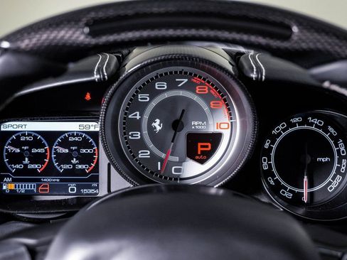 Used 2015 Ferrari California T image 30