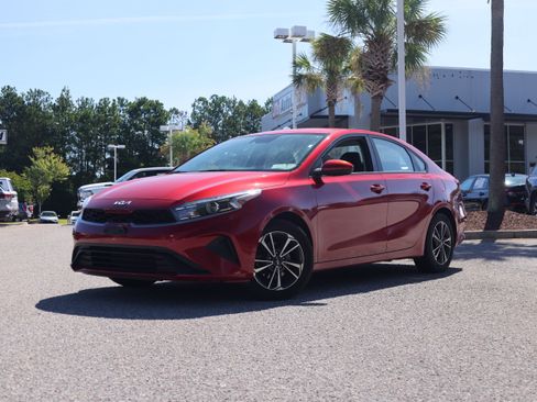 Used 2023 Kia Forte LXS FWD image 1
