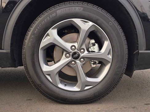 Used 2025 Ford Escape ST-Line image 9