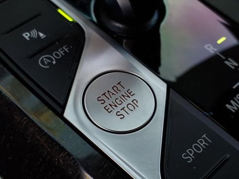 Used 2020 BMW 330i Sedan w/ Convenience Package image 39