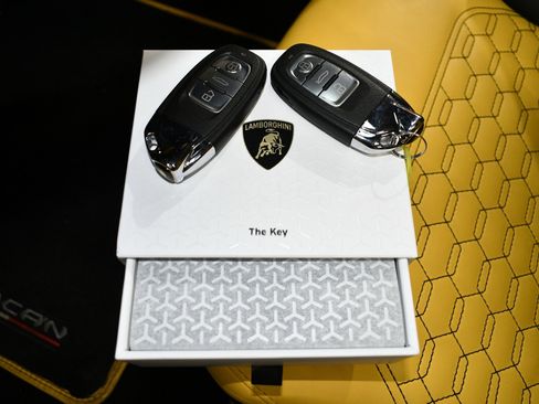 Used 2018 Lamborghini Huracan LP 580-2 image 96