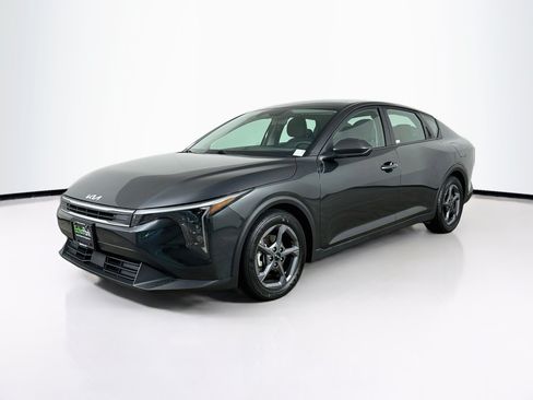 Used 2025 Kia K4 FWD image 3