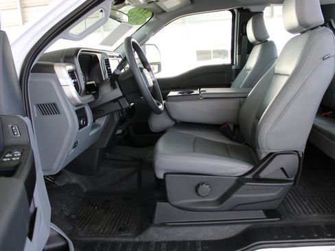 Used 2025 Ford F250 XL AWD/4WD image 22