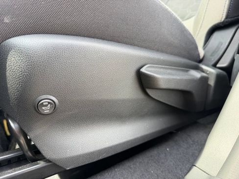 Used 2025 Subaru Forester AWD/4WD image 21