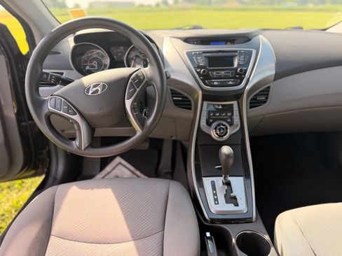 Used 2013 Hyundai Elantra GLS w/ Preferred Pkg FWD image 12