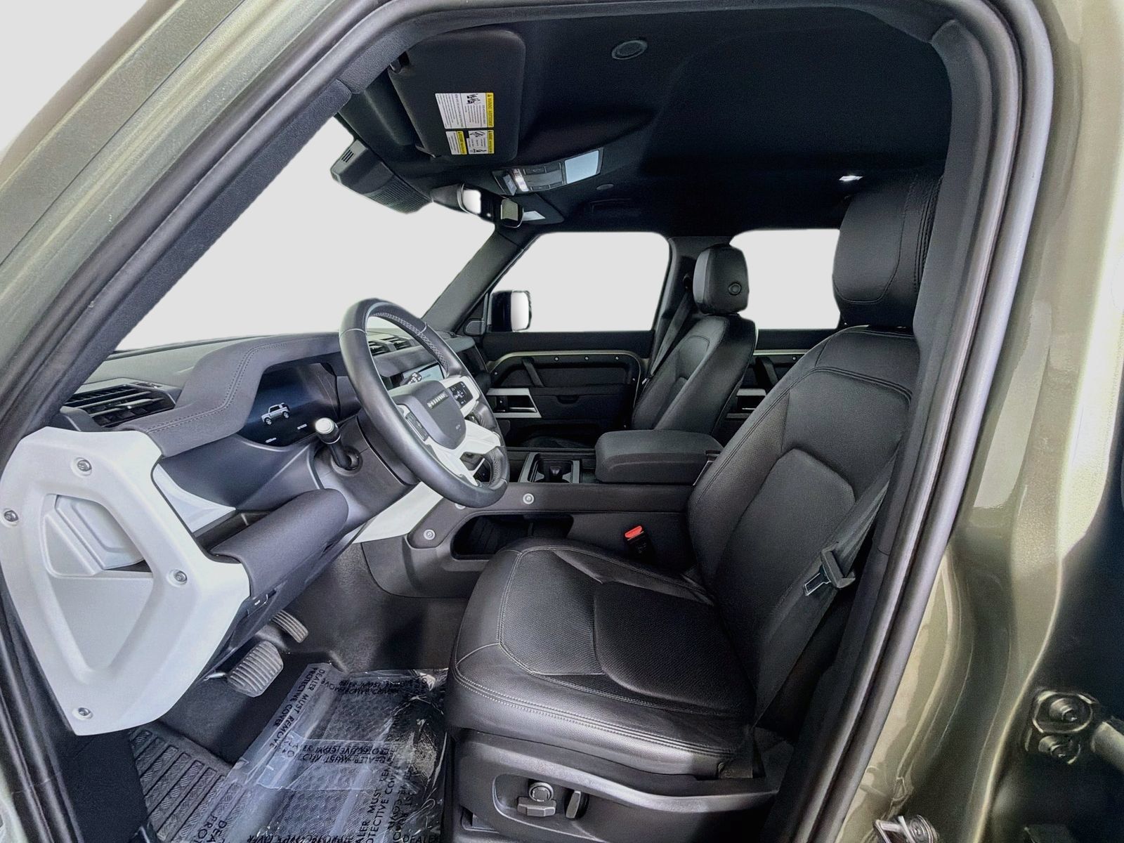 Used 2023 Land Rover Defender 110 S AWD/4WD image 22