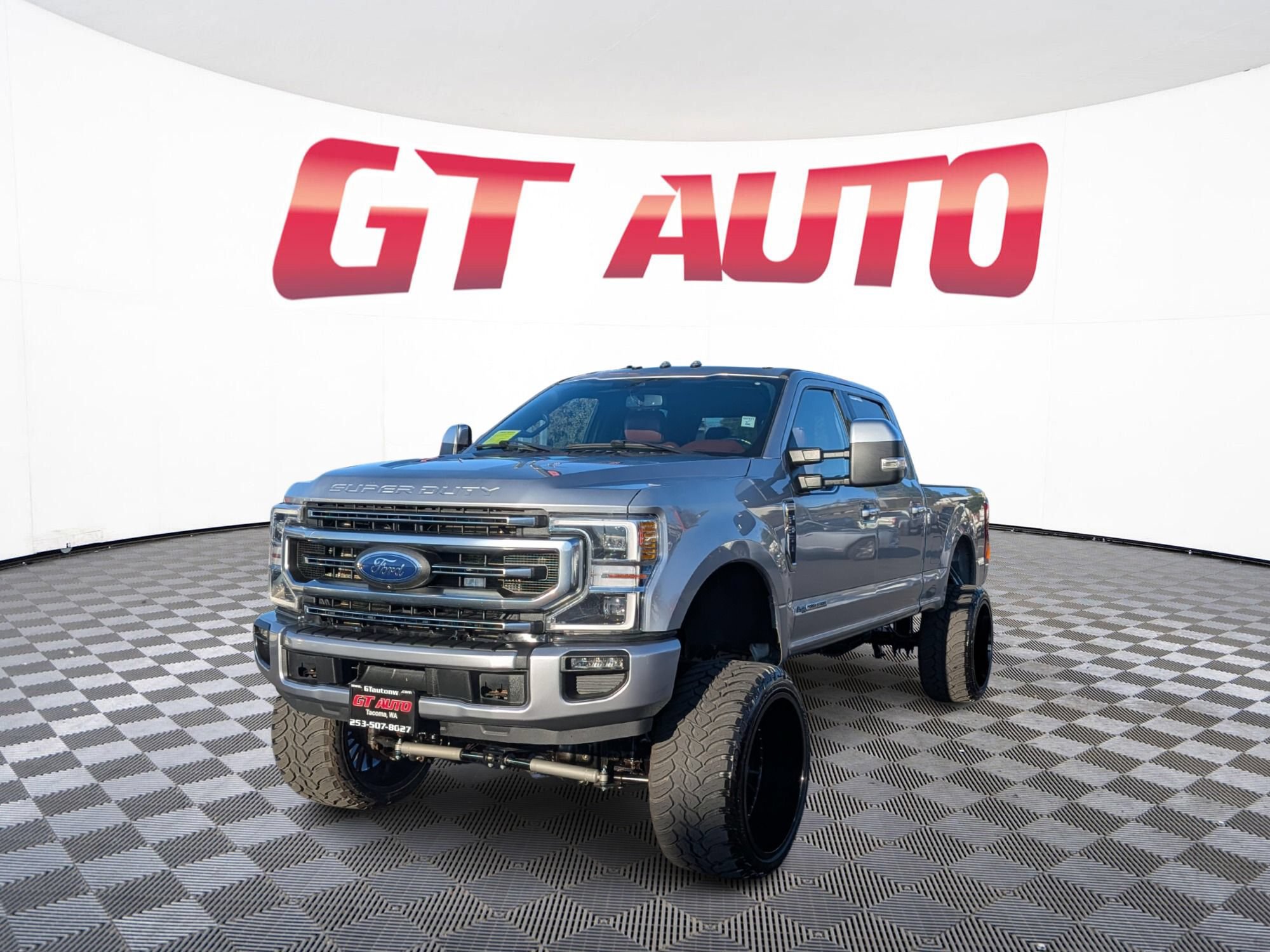 Used 2022 Ford F350 Platinum w/ FX4 Off-Road Package AWD/4WD image 2