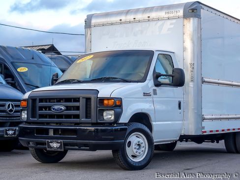 Used 2017 Ford E-350 and Econoline 350 Super Duty image 2