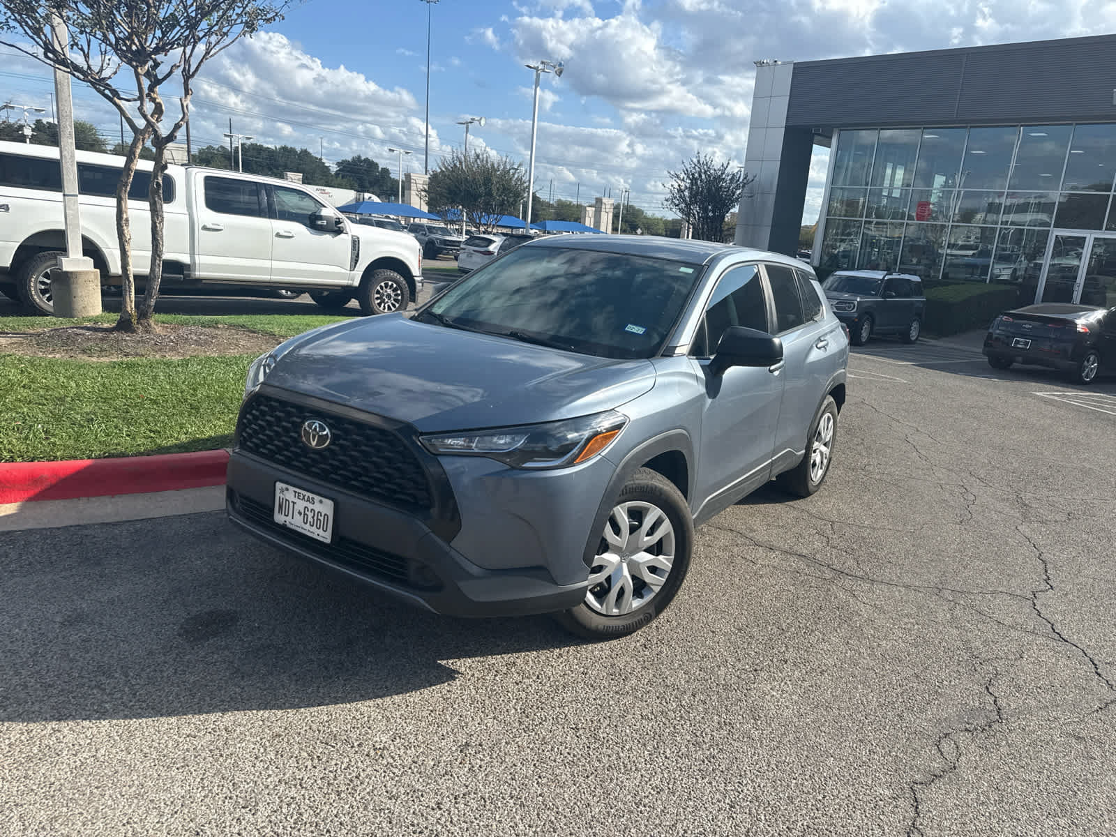 Used 2022 Toyota Corolla Cross L FWD image 4