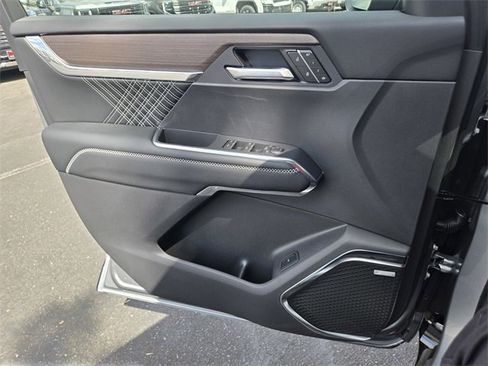 New 2026 GMC Acadia Denali w/ Super Cruise Package image 19