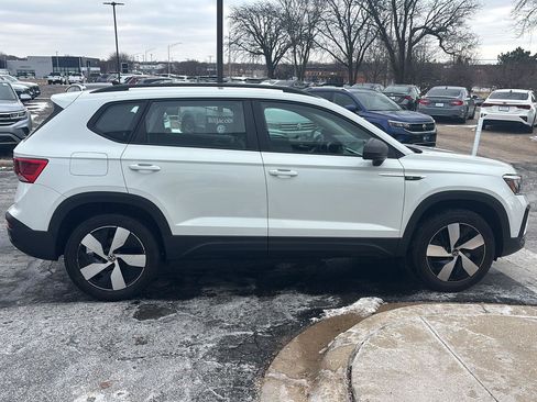 Certified 2024 Volkswagen Taos S image 5