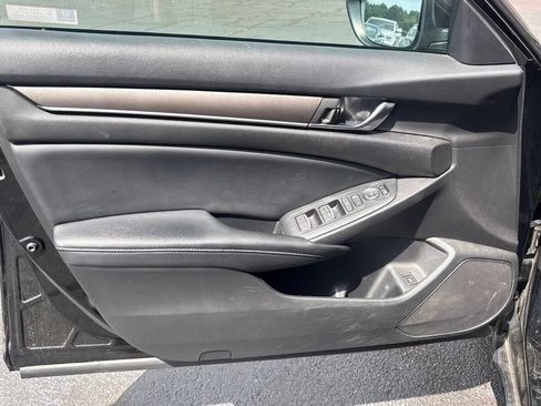 Used 2018 Honda Accord LX image 6