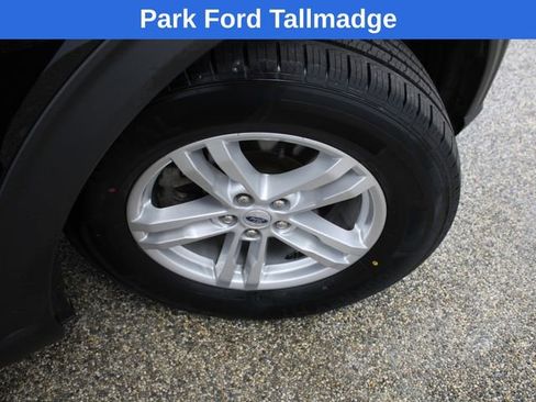 Used 2023 Ford Explorer XLT AWD/4WD image 29