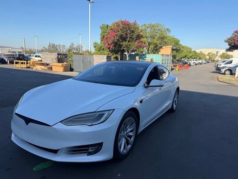 Used 2018 Tesla Model S 75D AWD/4WD image 1