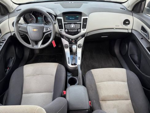Used 2015 Chevrolet Cruze LS FWD image 12