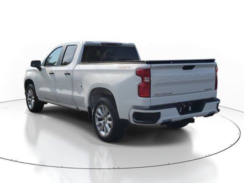 Used 2019 Chevrolet Silverado 1500 Custom w/ Custom Value Package AWD/4WD image 3