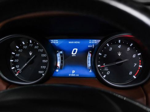 Used 2018 Maserati Levante GranLusso AWD/4WD image 17