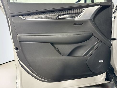 Used 2024 Cadillac XT6 Sport w/ Technology Package AWD/4WD image 13