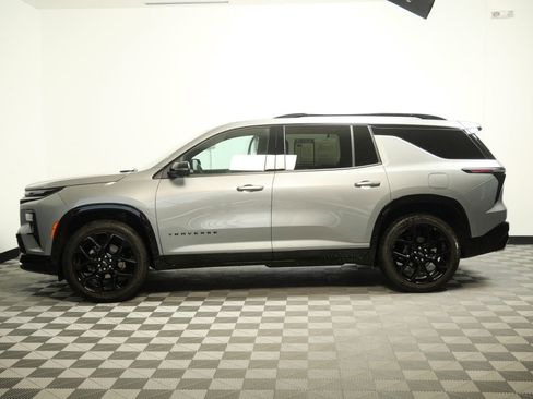 Used 2024 Chevrolet Traverse RS w/ LPO, Floor Liner Package AWD/4WD image 5