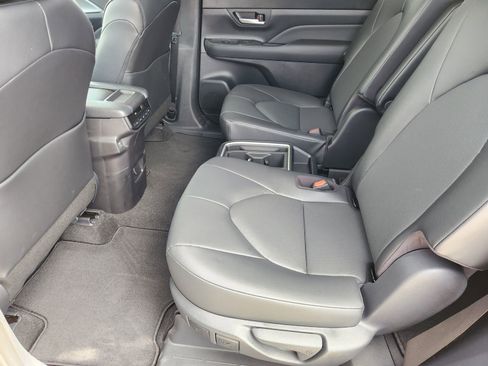 New 2026 Toyota Grand Highlander XLE image 24