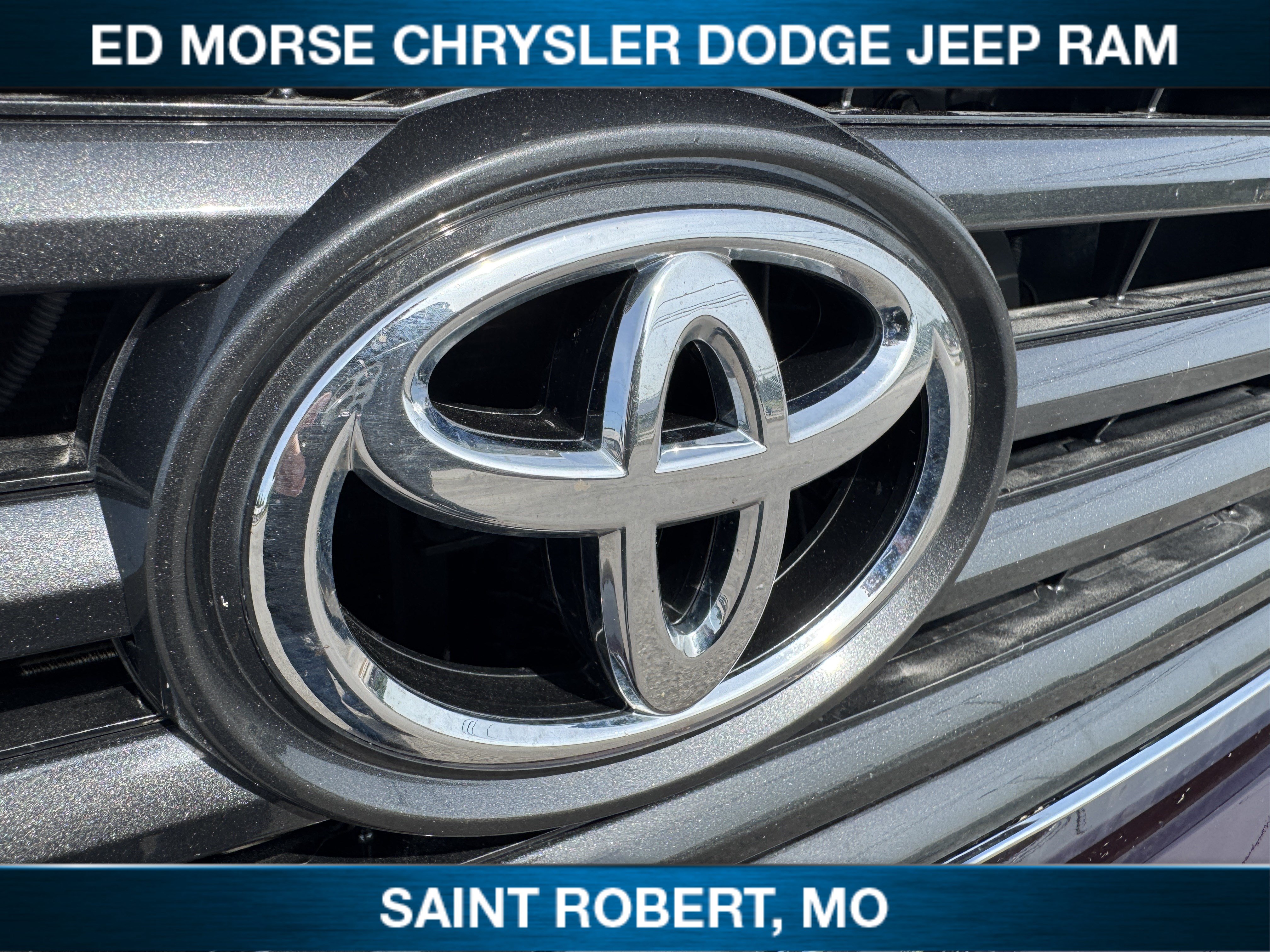 Used 2019 Toyota Sequoia SR5 AWD/4WD image 9