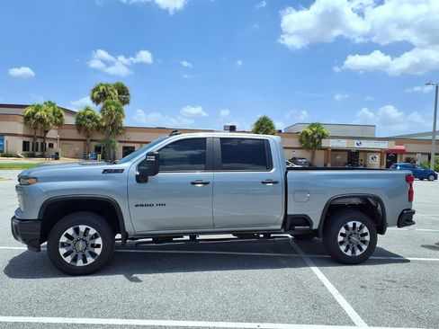 Used 2024 Chevrolet Silverado 2500 Custom w/ Custom Value Package AWD/4WD image 4