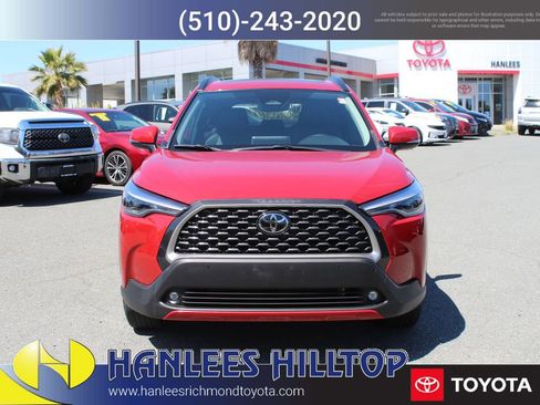 Used 2024 Toyota Corolla Cross XLE w/ Convenience Package FWD image 4