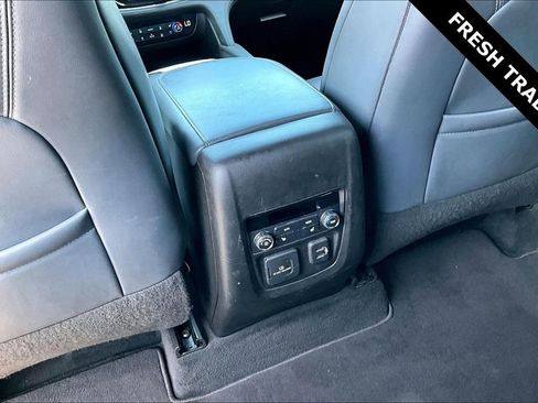 Used 2022 Buick Enclave Premium AWD/4WD image 10