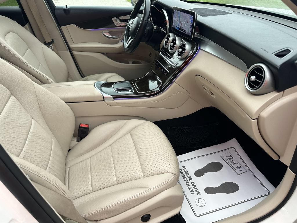 Used 2022 Mercedes-Benz GLC 300 4MATIC w/ Premium Package Lite image 11