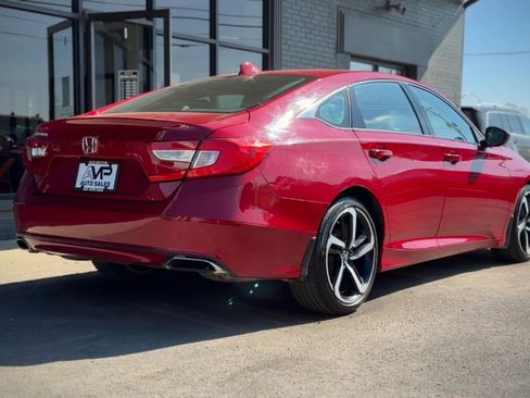 Used 2019 Honda Accord Sport image 2