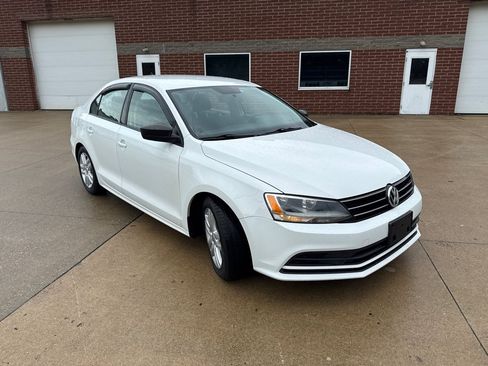 Used 2015 Volkswagen Jetta TDI S w/ Welcome Package FWD image 3