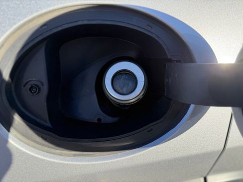 Used 2020 Jeep Cherokee Limited image 26