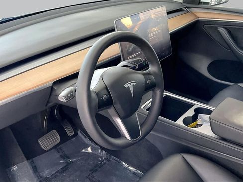 Used 2023 Tesla Model Y AWD image 17