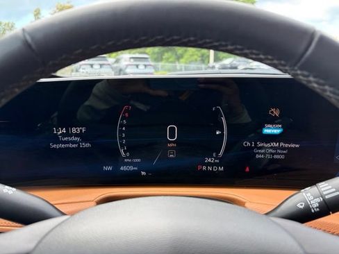 Used 2024 Cadillac XT4 Premium Luxury FWD image 17