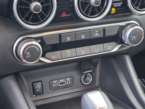 Used 2024 Nissan Sentra SV image 24