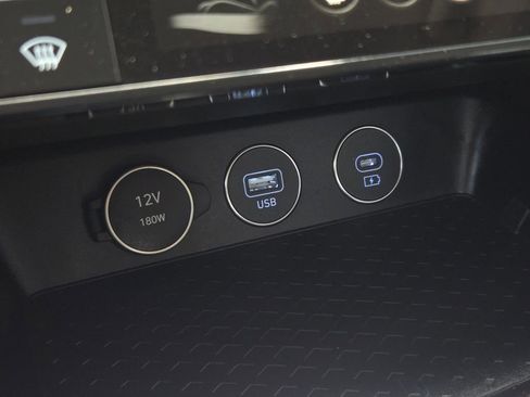 Used 2025 Genesis G70 2.5T image 21