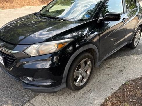 Used 2016 Honda HR-V EX image 2