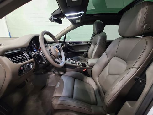 New 2026 Porsche Macan image 15